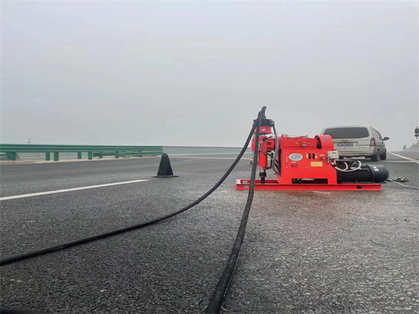 聂拉木马路路基路面开裂下沉注浆加固灌浆